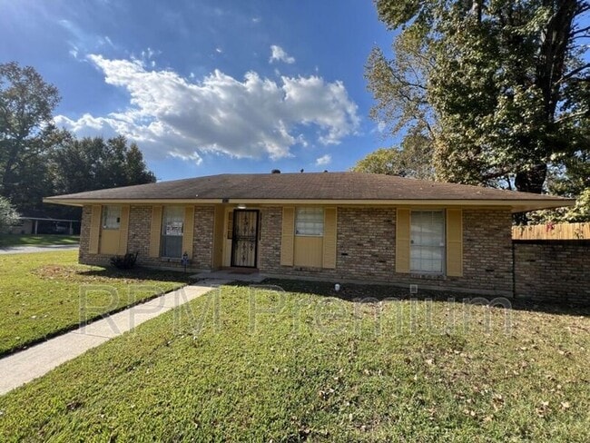 Building Photo - 8823 Cefalu Dr