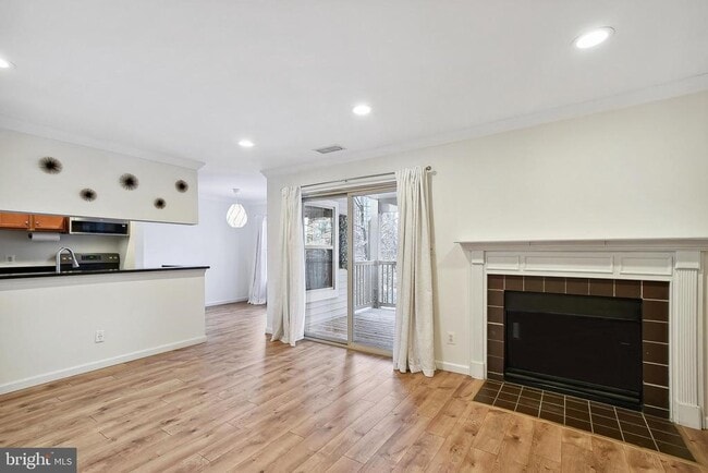 Building Photo - 11715 Olde English Dr Unit F