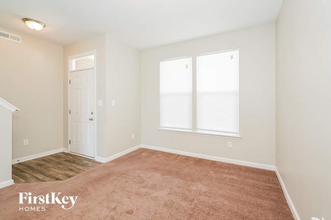 Photo - 7847 Danube St