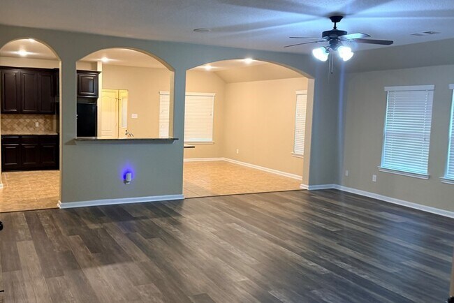 Photo - 9215 Running Eagle Falls