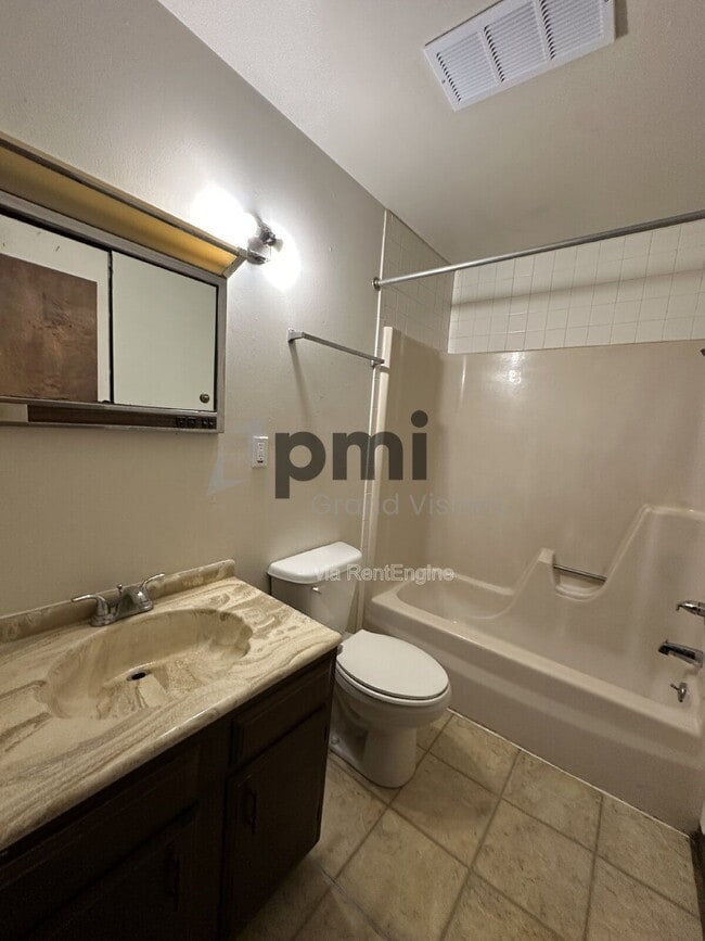 Photo - 1614 12th St