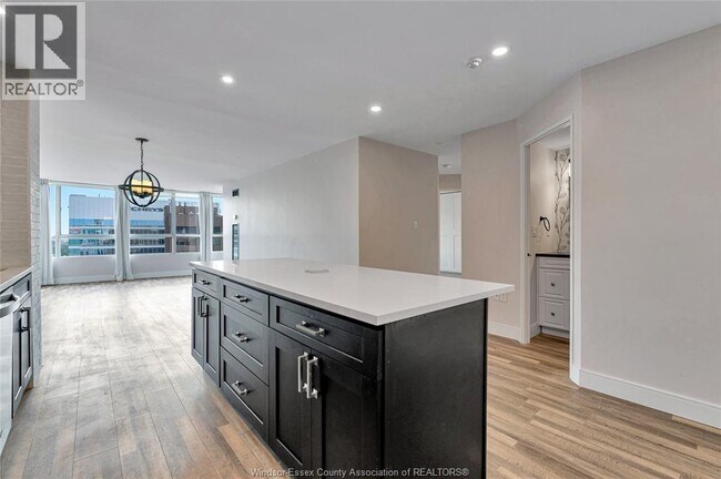 Photo - 75 Riverside Dr E Unit 1902