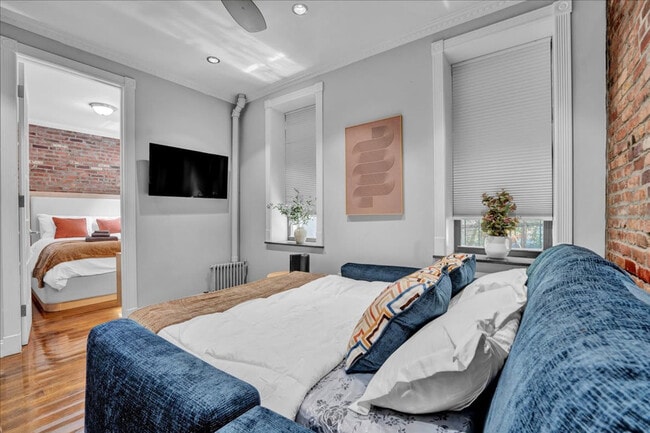 Photo - 340 E 18th St Unit ID1250779P