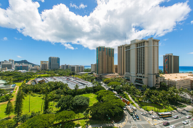 Building Photo - 1910 Ala Moana Blvd Unit 18A Rental