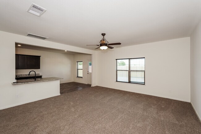 Photo - 809 Clark Dr