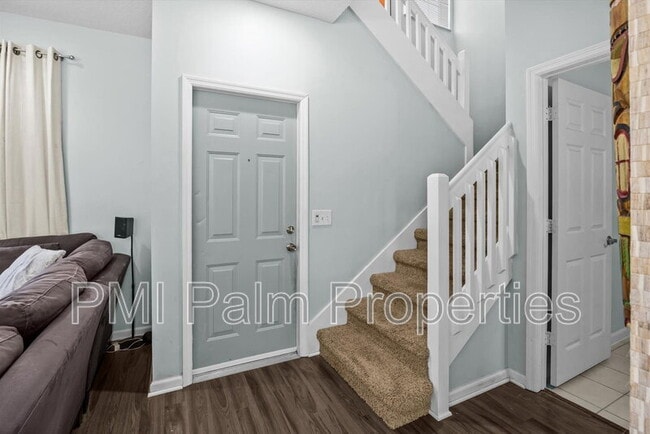 Photo - 272 Live Oak Ln