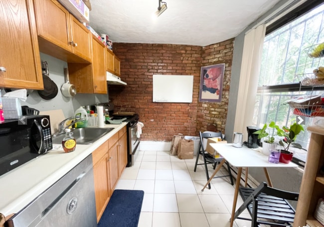 Photo - 74 Hammond St Unit 2