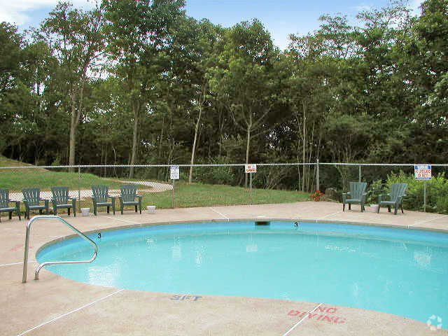 Pool - Cedar Hill Apartments