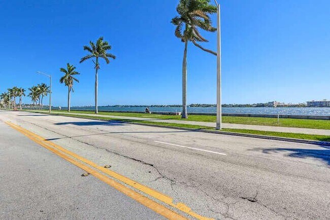 Photo - 917 N Flagler Dr Unit 102