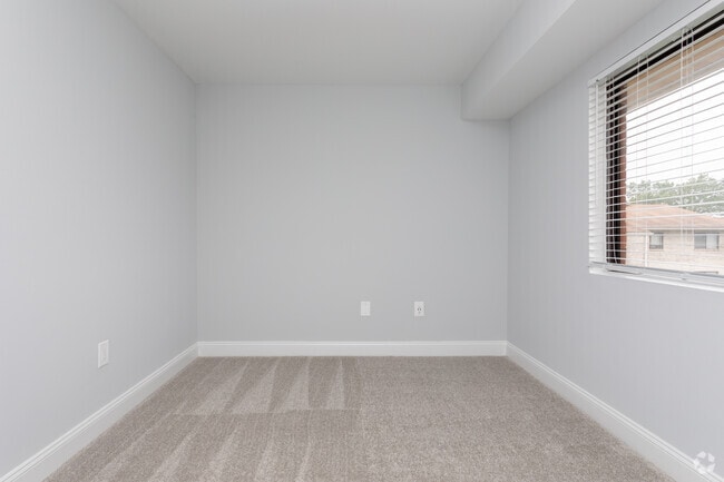 3BR, 2BA - 1,343 SF