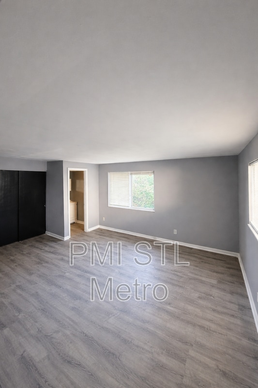 Photo - 705 Beardsley Ct