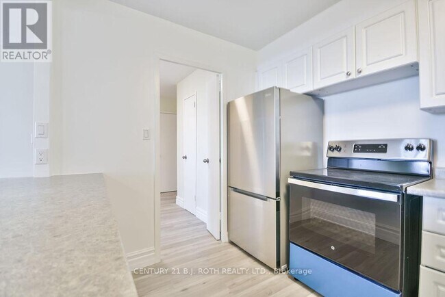 Photo - 2 Grove St E Unit 45