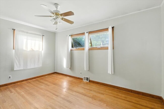 Photo - 18 Maplewood Dr