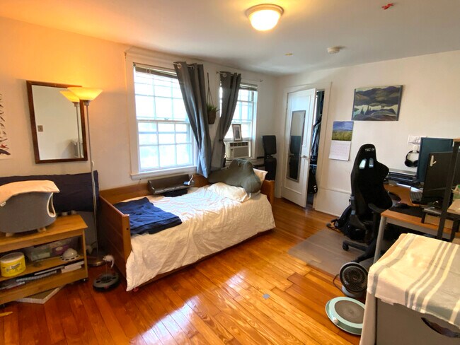 Photo - 24 Lanark Rd Unit 2