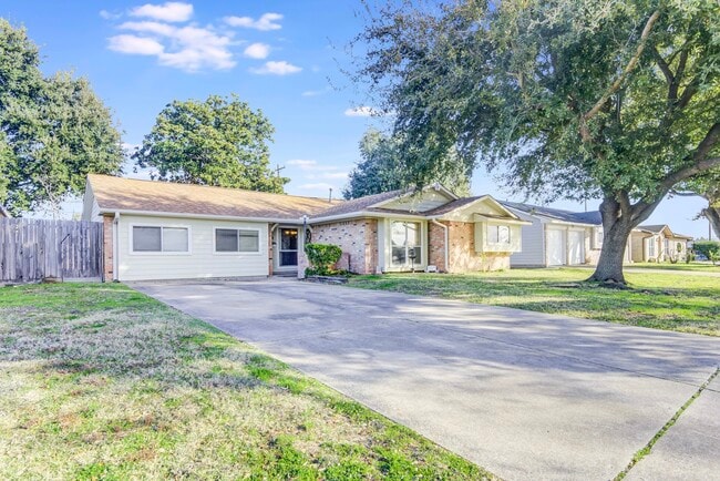 Photo - 3811 Bennett Dr