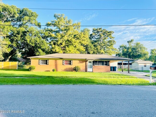 Building Photo - 109 Birch Dr