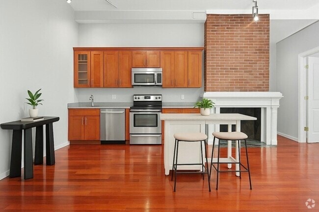 Building Photo - 169 Beacon St Unit 1 Rental