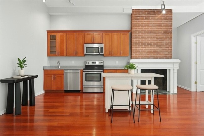 Photo - 169 Beacon St Unidad 1 Rental