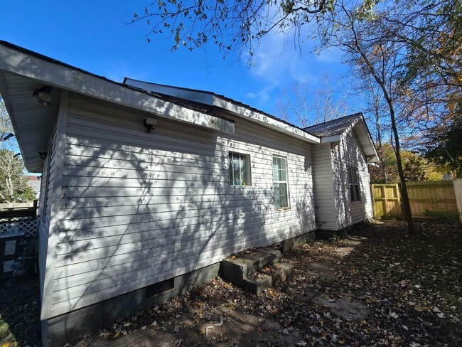 Photo - 117 N Main St