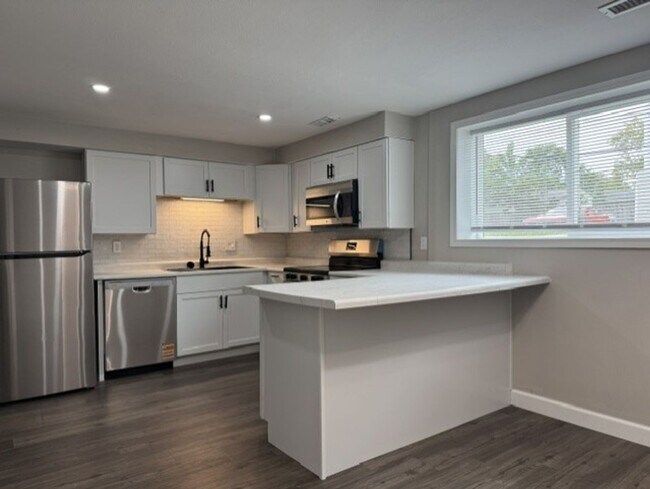 421 Joseph Dr Unit 421J-Apt. A