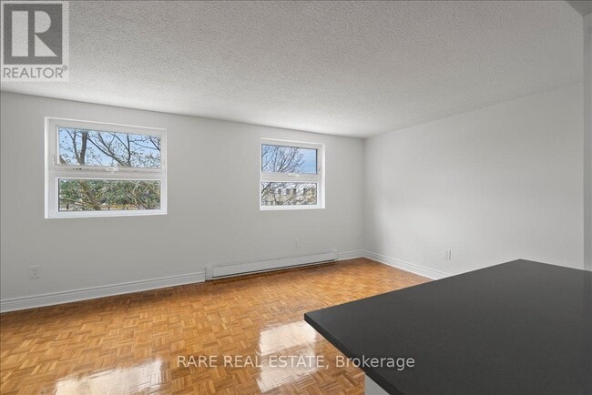 Photo - 7555 Goreway Dr Unit 139
