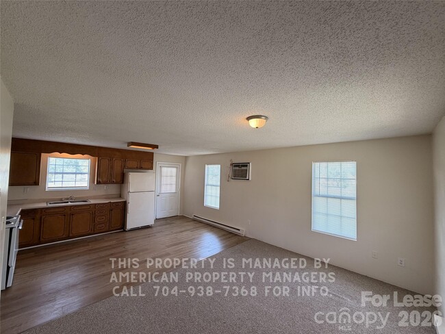 Photo - 1860 Sells Rd