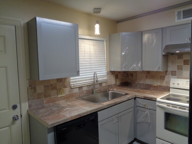 Building Photo - 5264 Brightside View Dr Unit D