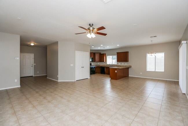 1427 E Megan Dr