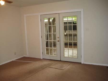 Photo - 608 N McKinney St