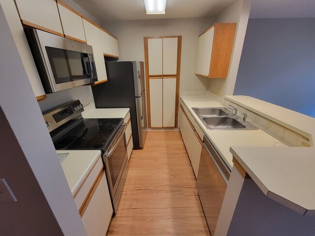 Photo - Beautiful, wide open 2 level 2 bath condo ... Unit 213