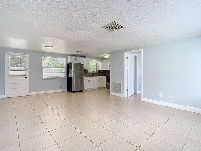 Photo - 1525 Swordbill Dr