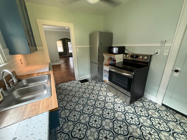 Photo - 145 S Bancroft St