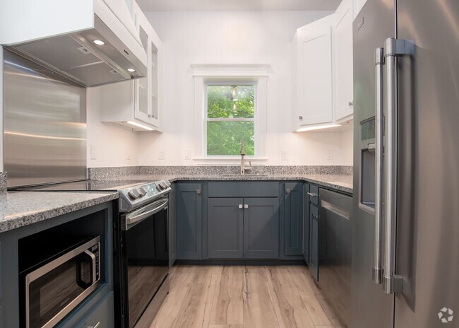 Building Photo - 732 Highland Ave Rental