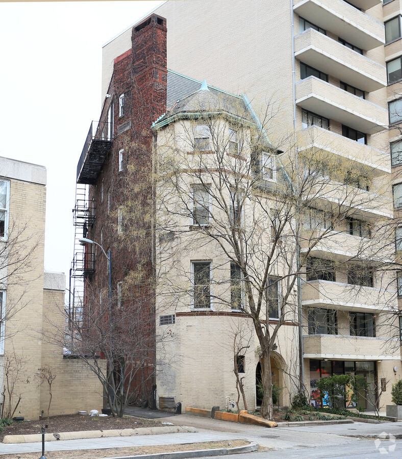 Photo - 1331 18th St NW