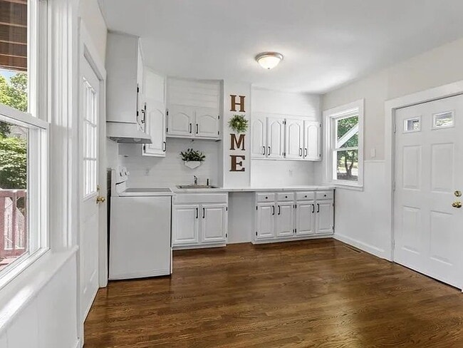 Photo - Available April 15th! Spacious 3 BED 1 BATH in Quiet Weymouth neighborhood. Unit 1