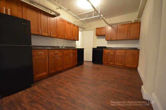 Building Photo - 1161 Boylston St