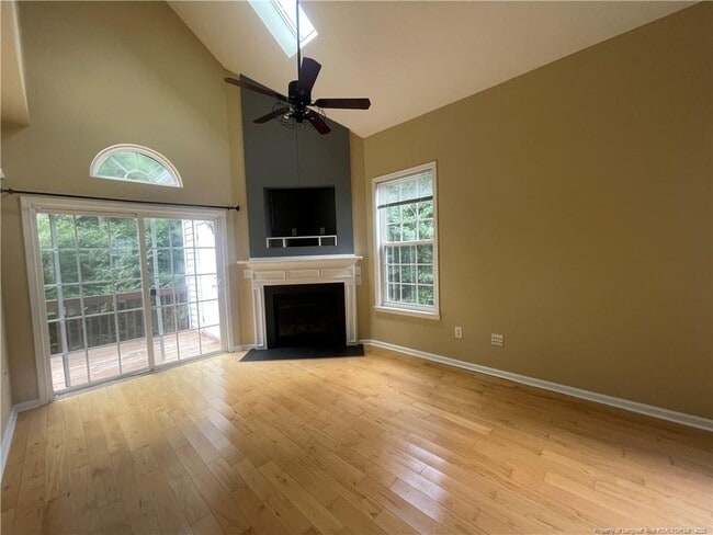 Photo - 112 Summit Oaks Ln