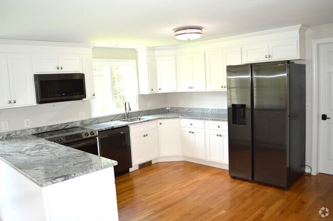 Building Photo - 1349 Farmington Ave Rental
