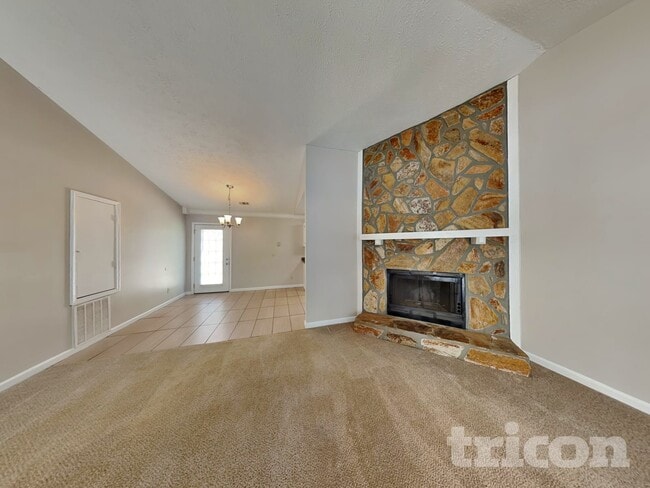 Photo - 3406 Owens Pass NW