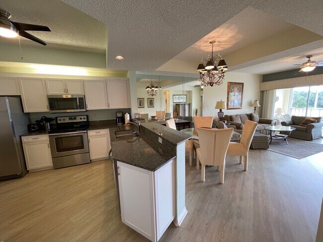 Photo - 1070 Woodshire Ln Unidad Seasonal