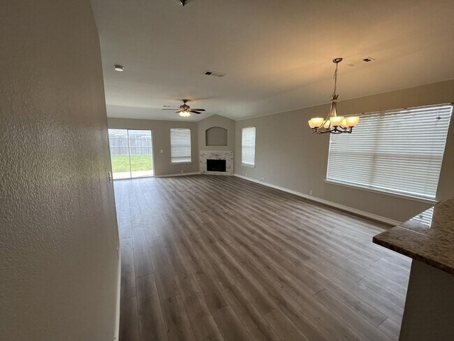 Photo - 3004 Elderberry Dr