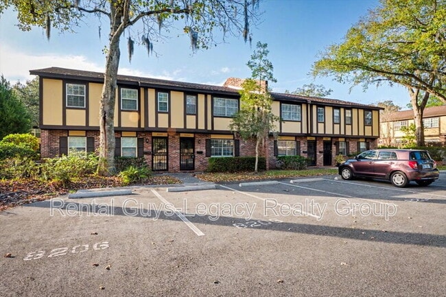 Building Photo - 8204 Oxford Forest Dr