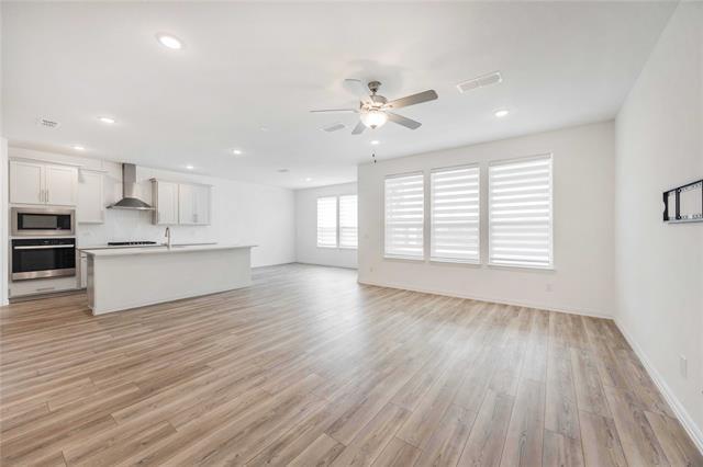 Photo - 345 Willowmore Dr