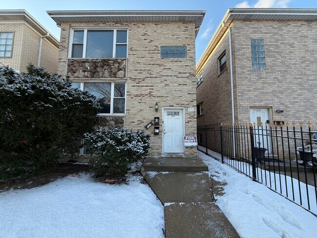 Building Photo - 6323 W Fullerton Ave