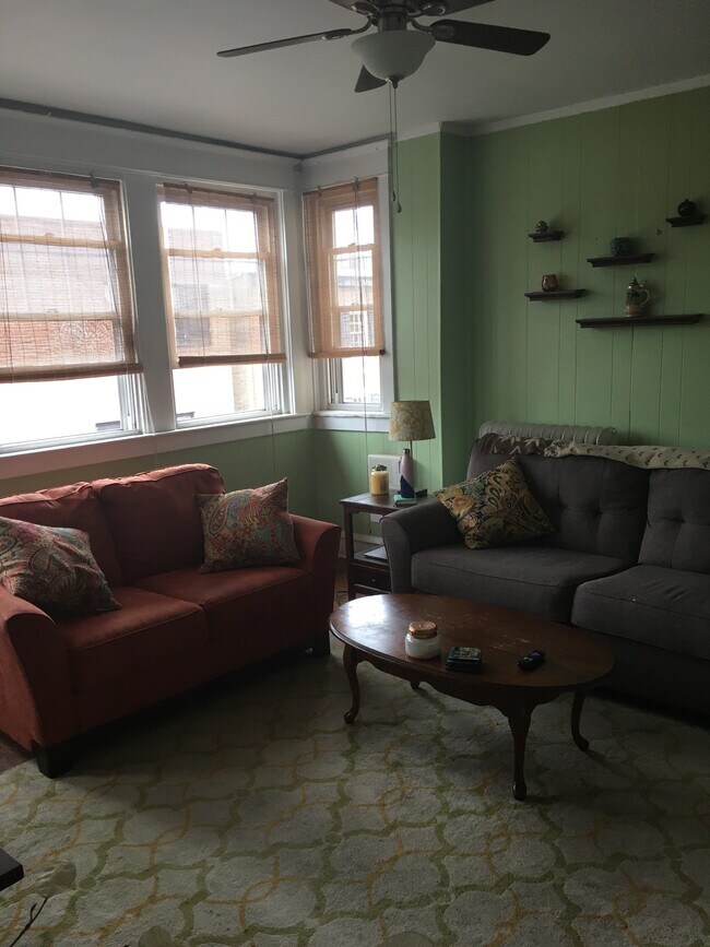 Living Room #2 - 300 Catharine St Unit 3rd Floor