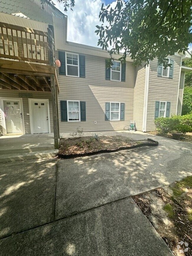 Building Photo - 3 Bedroom Condo