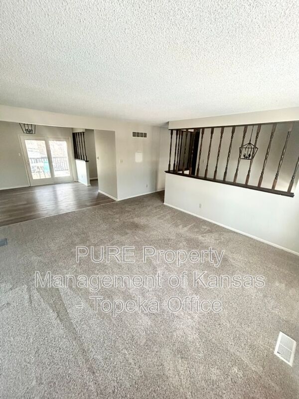 Photo - 2746 SE Lakeshore Blvd