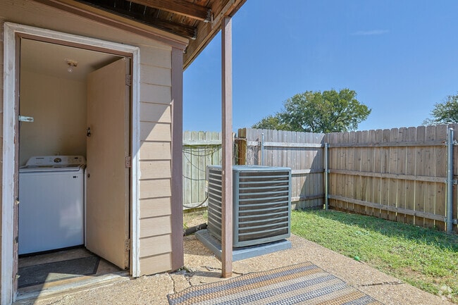 2BR, 1.5BA - 1,100SF - Backyard with Laundry Room