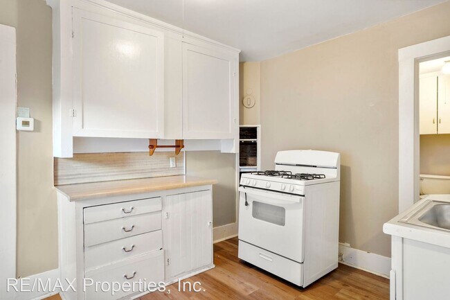 Photo - 1 br, 1 bath House - 926 Cottage N Wahsatc...