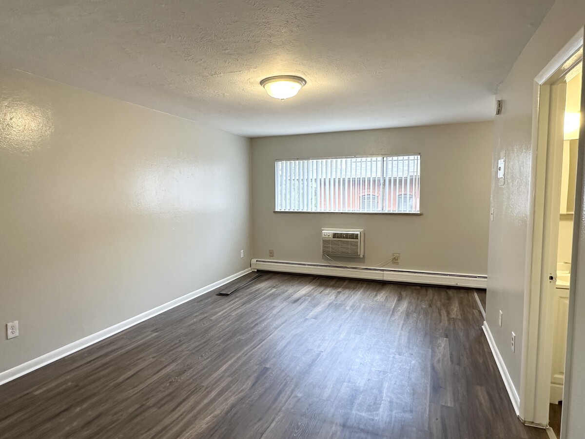 Updated Studio in Capitol Hill with AC! - Updated Studio in Capitol Hill with AC! Apartment Unit 104